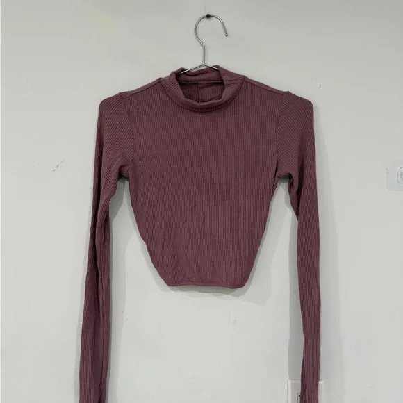 ALO Yoga Ribbed Purple Long Sleeve Crop Top - Picture 1 of 2